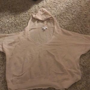 Cute sweater with good and pockets